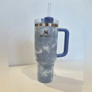 Limited Edition Blue Tye Dye 40 oz Stanley